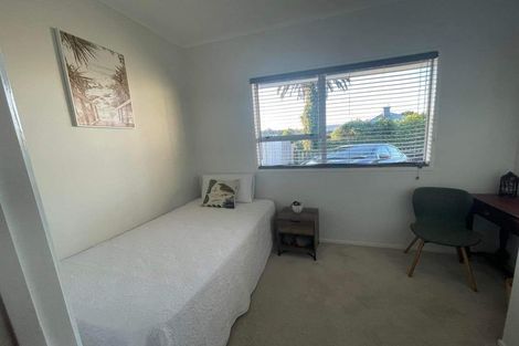 Photo of property in 1/2 Palm Court Drive, Glen Eden, Auckland, 0602