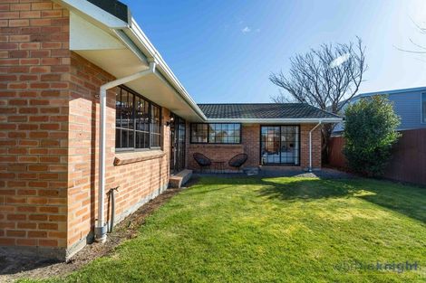 Photo of property in 2/28 Champion Street, Edgeware, Christchurch, 8013