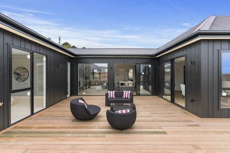 Photo of property in 25 Anehana Place, Stanmore Bay, Whangaparaoa, 0932