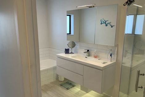 Photo of property in 40 Lakeside Drive, Orewa, 0931