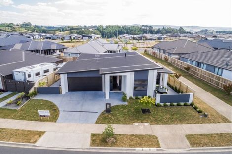 Photo of property in 22 Kahuparere Crescent, Pyes Pa, Tauranga, 3112