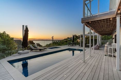 Photo of property in 5 Poaka Place, Beach Haven, Auckland, 0626