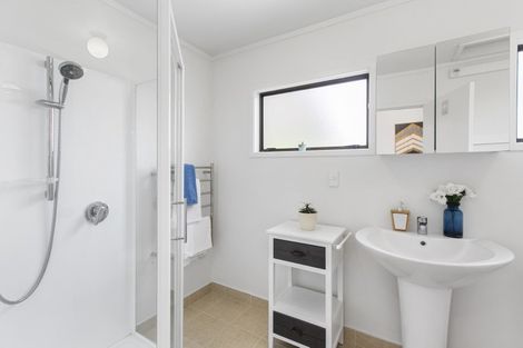 Photo of property in 1/37 View Road, Henderson, Auckland, 0612