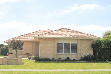 Photo of property in 43 Santa Monica Drive, Papamoa Beach, Papamoa, 3118