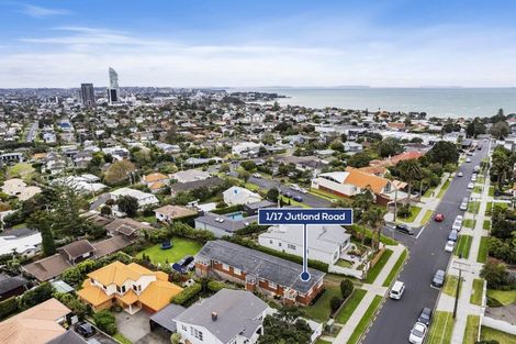 Photo of property in 1/17 Jutland Road, Hauraki, Auckland, 0622