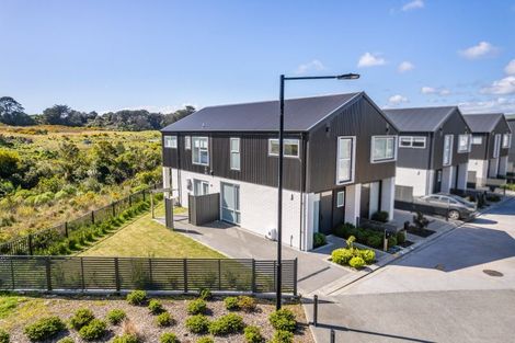 Photo of property in 54 Koreke Close, Kenepuru, Porirua, 5022