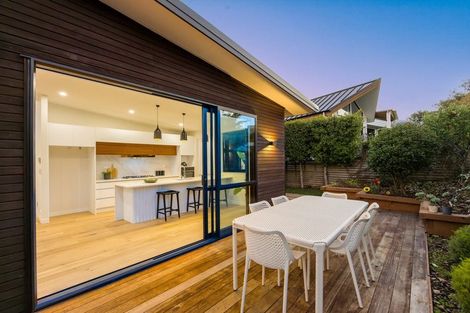 Photo of property in 16 Te Oneroa Way, Long Bay, Auckland, 0630