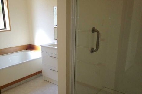 Photo of property in 28a Inglewood Place, Avonhead, Christchurch, 8042