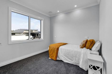 Photo of property in 20a Maple Crescent, Whalers Gate, New Plymouth, 4310