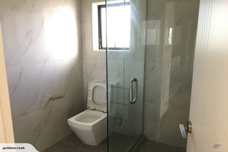 Photo of property in 16 Peony Mews, Oteha, Auckland, 0632