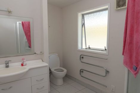 Photo of property in 45 Greenaway Road, Waikanae, 5036