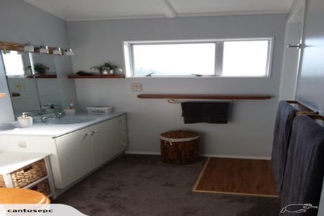 Photo of property in 4 Kennedy Street, Foxton Beach, Foxton, 4815