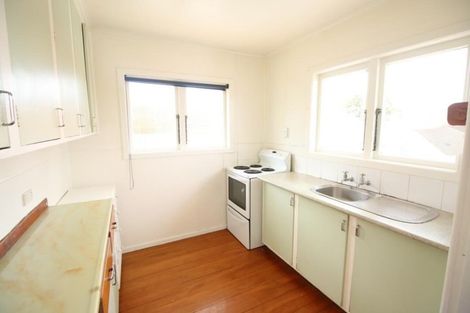 Photo of property in 32a Toru Street, Te Atatu Peninsula, Auckland, 0610