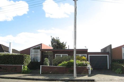 Photo of property in 14 Totara Street, Marton, 4710