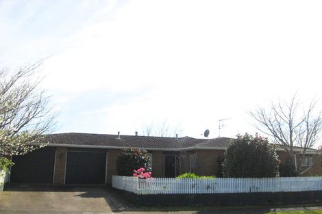 Photo of property in 2 Keats Place, Whalers Gate, New Plymouth, 4310