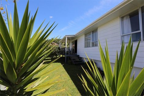 Photo of property in 11b Kinder Street, Acacia Bay, Taupo, 3330