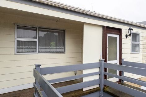 Photo of property in 6/154 Whites Line East, Waiwhetu, Lower Hutt, 5010