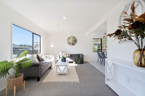 Photo of property in 1/26 Karepo Crescent, Ranui, Auckland, 0612