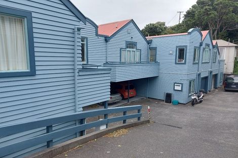 Photo of property in 2/93a Kelburn Parade, Kelburn, Wellington, 6012