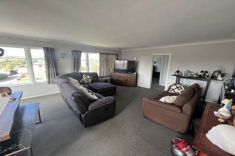 Photo of property in 10 Gills Avenue, Papakura, 2110
