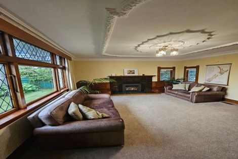 Photo of property in 6 Ridge Lane, New Plymouth, 4310