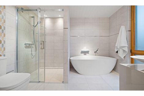 Photo of property in 6 Sowerby Place, Richmond Hill, Christchurch, 8081