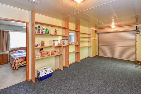 Photo of property in 11 Mcleod Road, Weymouth, Auckland, 2103