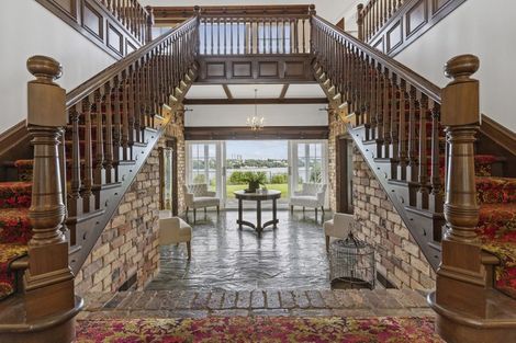 Photo of property in 1 Norwood Road, Bayswater, Auckland, 0622