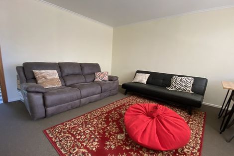 Photo of property in 4/3 Buscomb Avenue, Henderson, Auckland, 0610