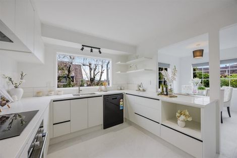 Photo of property in 1/5 Kadina Place, Botany Downs, Auckland, 2010