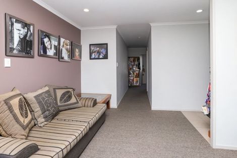 Photo of property in 2 Beckham Close, Grandview Heights, Hamilton, 3200
