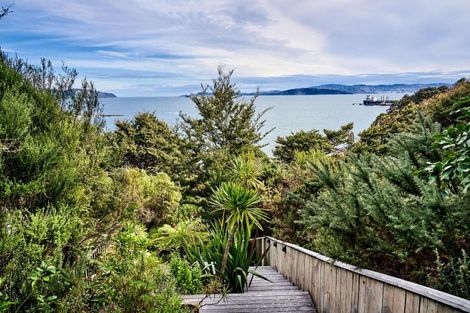Photo of property in 21 Dillon Street, Lowry Bay, Lower Hutt, 5013