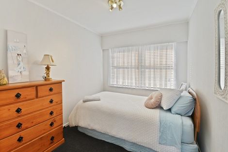 Photo of property in 25 Halver Road, Hillpark, Auckland, 2102