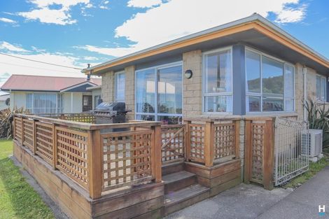 Photo of property in 98 Domett Esplanade, Cobden, Greymouth, 7802