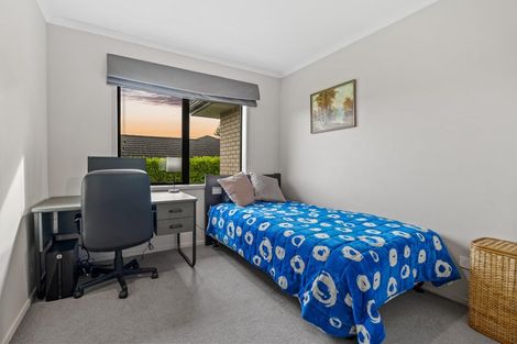 Photo of property in 8 Grenache Way, Kumeu, 0810