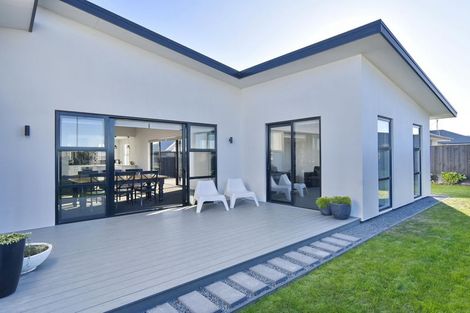 Photo of property in 33 Highgate Drive, Rangiora, 7400