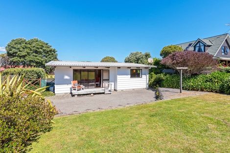 Photo of property in 175 Tutere Street, Waikanae Beach, Waikanae, 5036