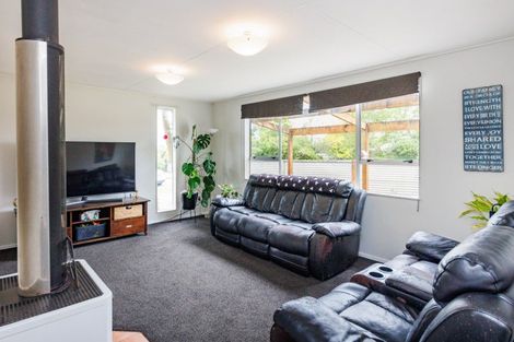 Photo of property in 24 Kowhai Street, Tokomaru, Palmerston North, 4474