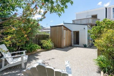 Photo of property in 16 Caroline Street, Mount Victoria, Wellington, 6011