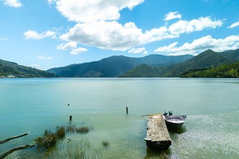 Photo of property in 251 Queen Charlotte Drive, Havelock, Picton, 7281