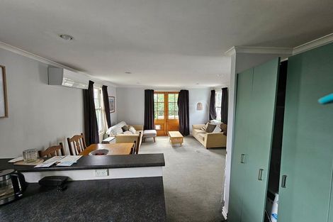 Photo of property in 8a Somerset Avenue, Newtown, Wellington, 6021