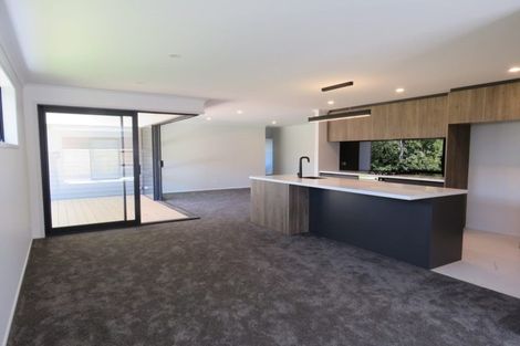 Photo of property in 5 Mackillop Way, Brooklands, New Plymouth, 4310