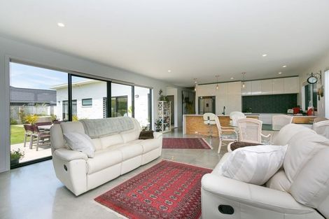 Photo of property in 9 Keene Drive, Bell Block, New Plymouth, 4312