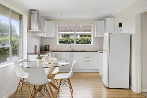 Photo of property in 2/6 Tamarisk Place, Parklands, Christchurch, 8083