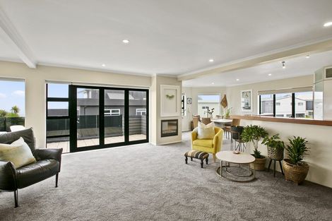 Photo of property in 3/23a Hamblyn Street, Strandon, New Plymouth, 4312