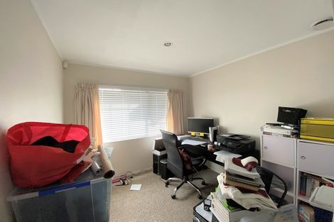 Photo of property in 8 Midvale Place, Burswood, Auckland, 2013