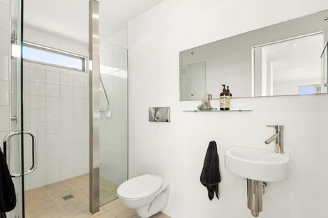 Photo of property in 2/20 Sycamore Drive, Sunnynook, Auckland, 0620