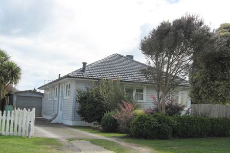 Photo of property in 22 Selwyn Crescent, College Estate, Whanganui, 4500