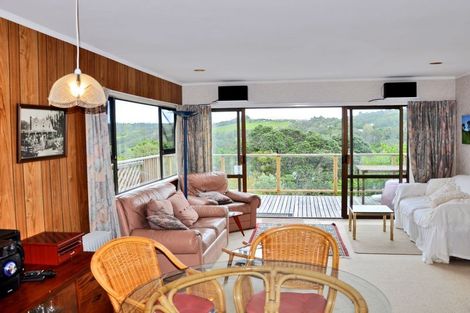 Photo of property in 11 Hillside Crescent, Leigh, 0985