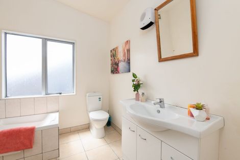 Photo of property in 40c Cunliffe Street, Johnsonville, Wellington, 6037